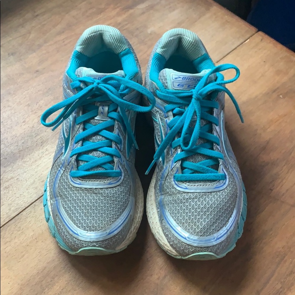 Brooks Tennis Shoes